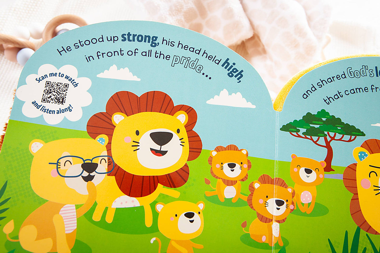 Squish and Snugg: Lion (Plush Children's Book)