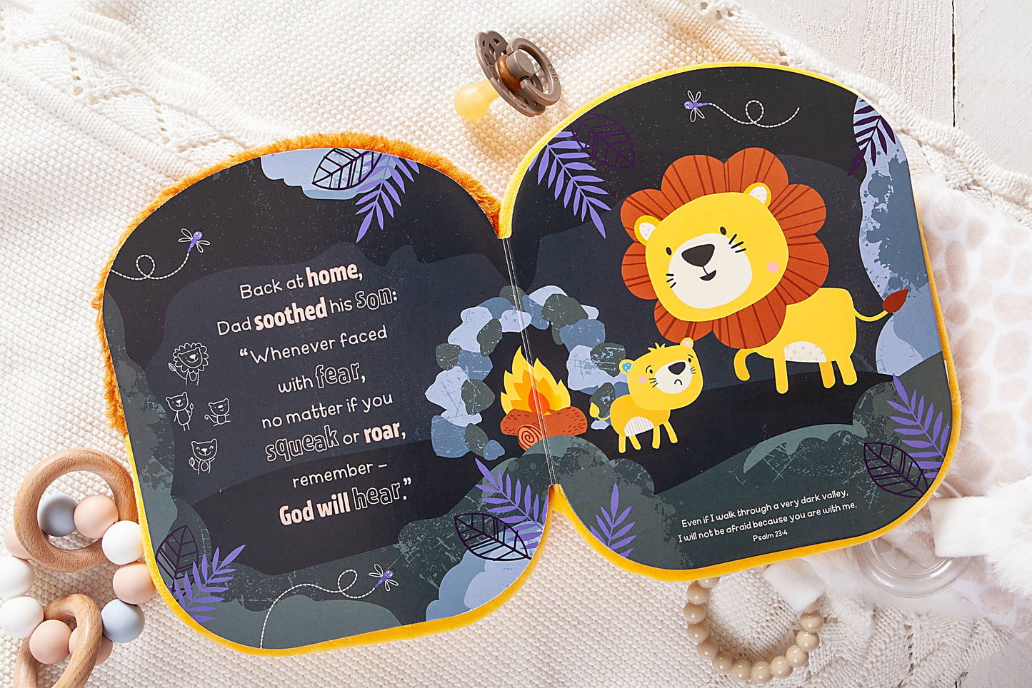 Squish and Snugg: Lion (Plush Children's Book)