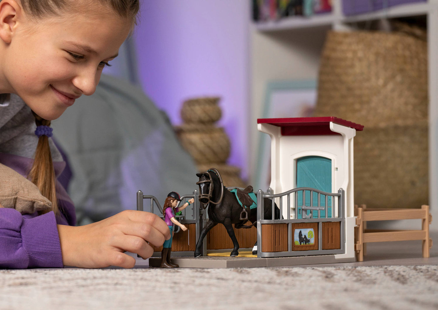 Horse box with Lisa & Storm Playset with Horse and Rider